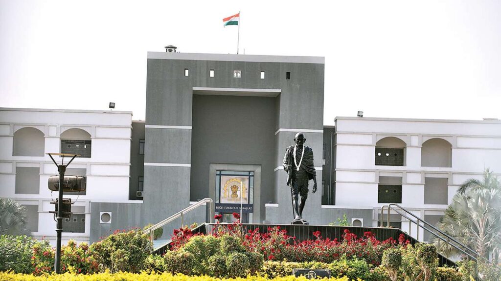 गुजरात हाईकोर्ट ने स्कूलों में भगवत गीता के प्रस्ताव पर जारी किया नोटिस, जमीयत उलमा-ए-हिंद की याचिका खारिज