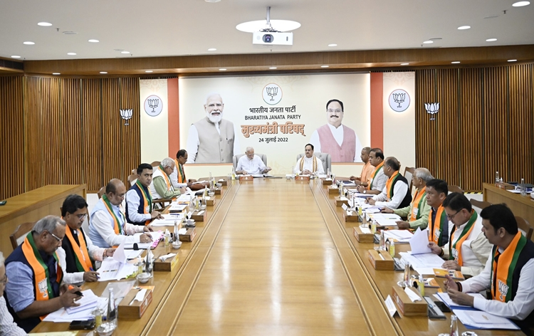 पीएम मोदी ने एनडीए शासित राज्यों के मुख्यमंत्रियों संग की बड़ी बैठक, दिया यह निर्देश