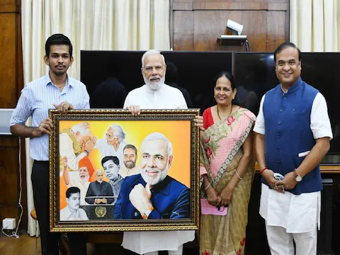 प्रधानमंत्री मोदी ने असम के दिव्यांग कलाकार अभिजीत गोटानी से की बातचीत