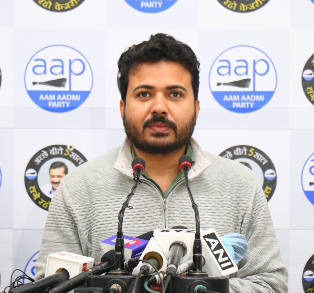 दिल्ली की राजेंद्र नगर विधानसभा सीट के नवनिर्वाचित विधायक ने ली शपथ व गोपनियता की शपथ