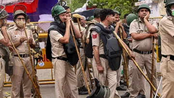दिल्ली पुलिस के एक जवान ने अपने तीन साथियों को गोली मारी, फिर किया आत्मसमर्पण