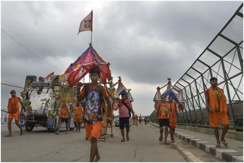 आज से शुरू हुई कांवड़ यात्रा, उत्तराखंड में एंट्री के लिए कांवड़ियों को करवाना पड़ेगा रजिस्ट्रेशन