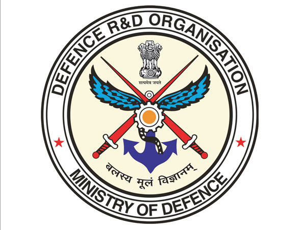 रक्षा मंत्रालय ने निजी क्षेत्र के तीन बैंकों को विदेशी खरीद में वित्तीय सेवाएं प्रदान करने को दी मंजूरी