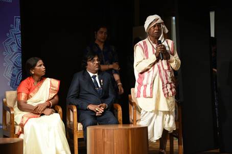 प्रधानमंत्री का एक भारत श्रेष्ठ भारत और सबका साथ सबका विकास सबका विश्वास का संदेश जनजातीय लोगों के सपनों को पूरा करेगा: श्री अर्जुन मुंडा