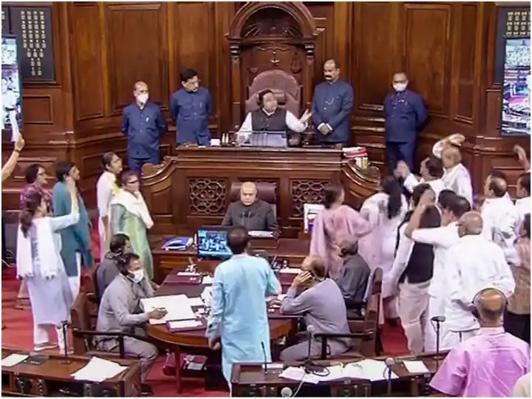 19 विपक्षी सांसद पूरे सप्ताह के लिए राज्यसभा से निलंबित