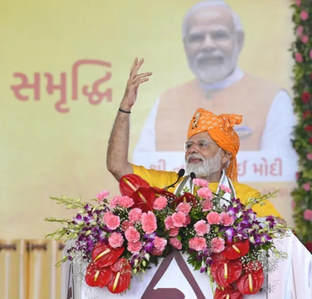 “किसानों के लिए आय के वैकल्पिक साधन बनाने की रणनीति के अच्छे परिणाम मिल रहे हैं”- पीएम मोदी