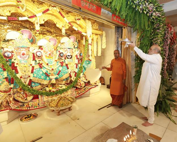 स्वामीनारायण संप्रदाय संस्कार, शिक्षण, स्वास्थ्य और व्यसन मुक्ति के क्षेत्रों में बहुत ही महत्वपूर्ण कार्य कर कहा है- गृहमंत्री अमित शाह