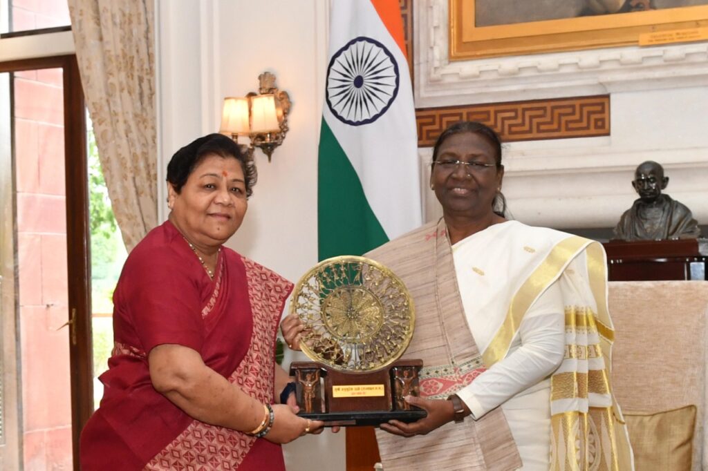 राष्ट्रपति द्रौपदी मुर्मू से राज्यपाल उइके ने की सौजन्य भेंट, दी शुभकामनाएं