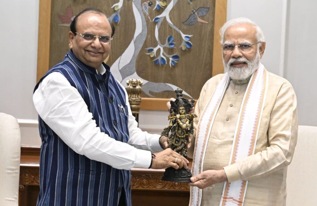 दिल्ली के एलजी विनय कुमार सक्सेना ने पीएम मोदी से की मुलाकात, मांगा आशिर्वाद