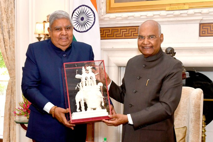राष्ट्रपति कोविंद ने स्वीकार किया जगदीप धनखड़ का इस्तीफा, मणिपुर के राज्यपाल ला. गणेशन को सौंपा बंगाल का अतिरिक्त प्रभार