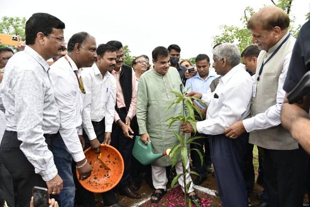 भारतीय राष्ट्रीय राजमार्ग प्राधिकरण (एनएचएआई) ने अमृत महोत्सव के तहत एक दिन में लगाए 1.25 लाख पौधे