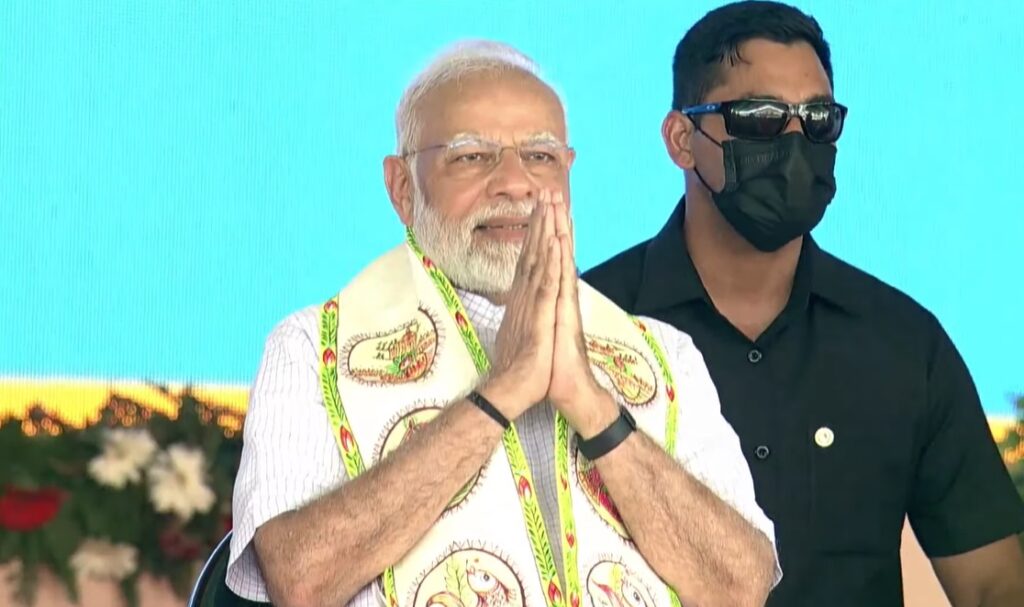 उत्तर प्रदेश का हर भाग नए सपनों और नए संकल्पों के साथ आगे बढ़ने को तैयार है- प्रधानमंत्री नरेन्द्र मोदी