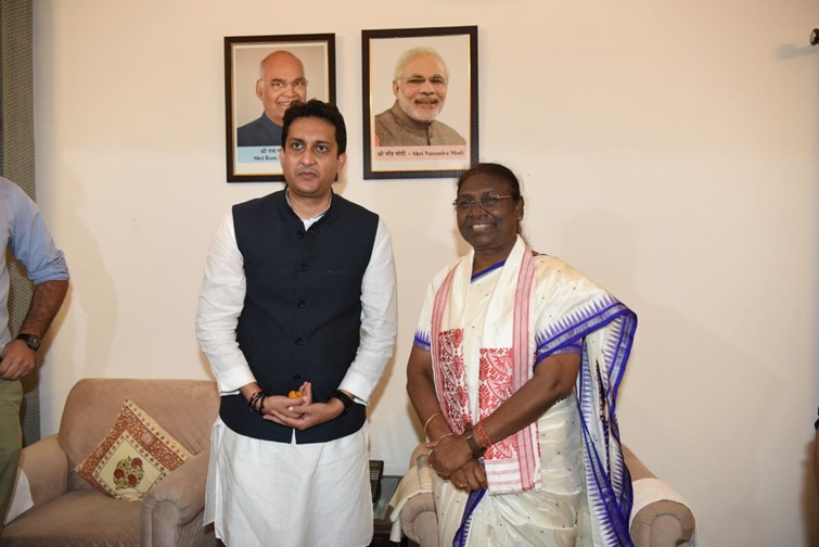 राष्ट्रपति चुनाव प्रबंधन समिति के सदस्य ऋतुराज सिन्हा ने नवनिर्वाचित राष्ट्रपति द्रौपदी मुर्मू से की मुलाकात