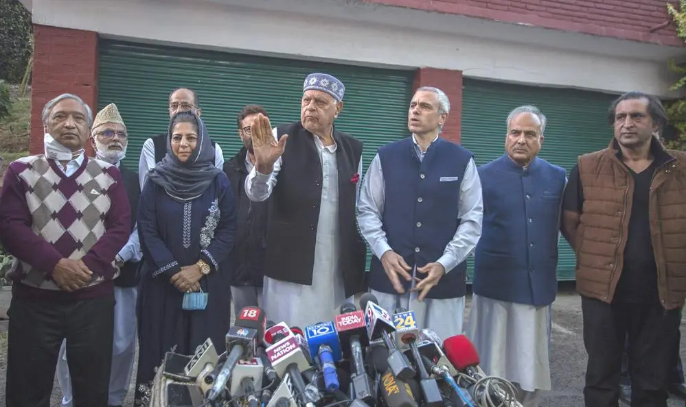 जम्मू-कश्मीर: फारूक अब्दुल्ला के ‘गैर-स्थानीय मतदाता’ वाले बयान की भाजपा ने की निंदा, कही यह बात