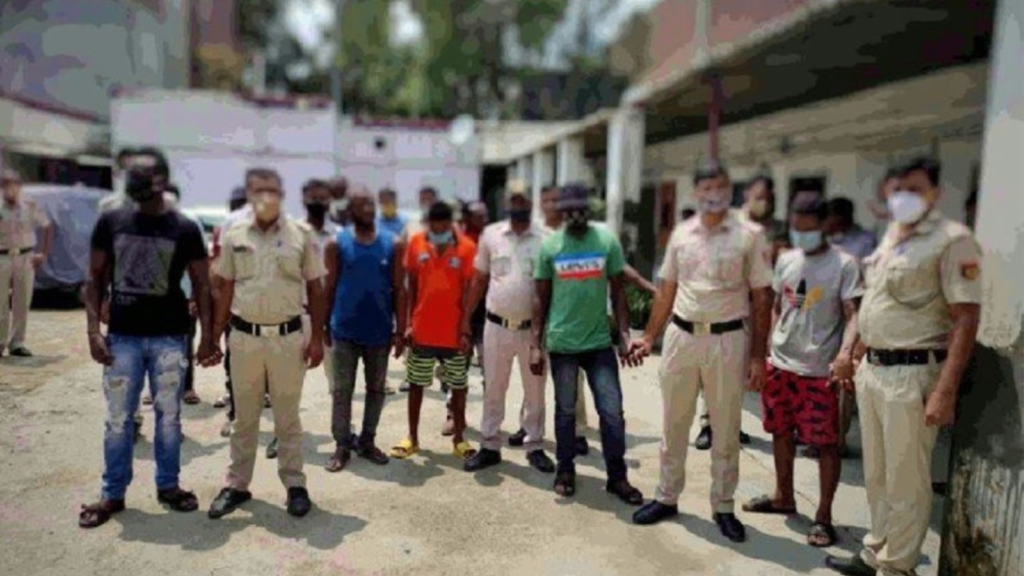 दिल्ली पुलिस के हाथ लगी बड़ी कामयाबी, 11 बांग्लादेशी पासपोर्ट के साथ 2 संदिग्धों को किया गिरफ्तार