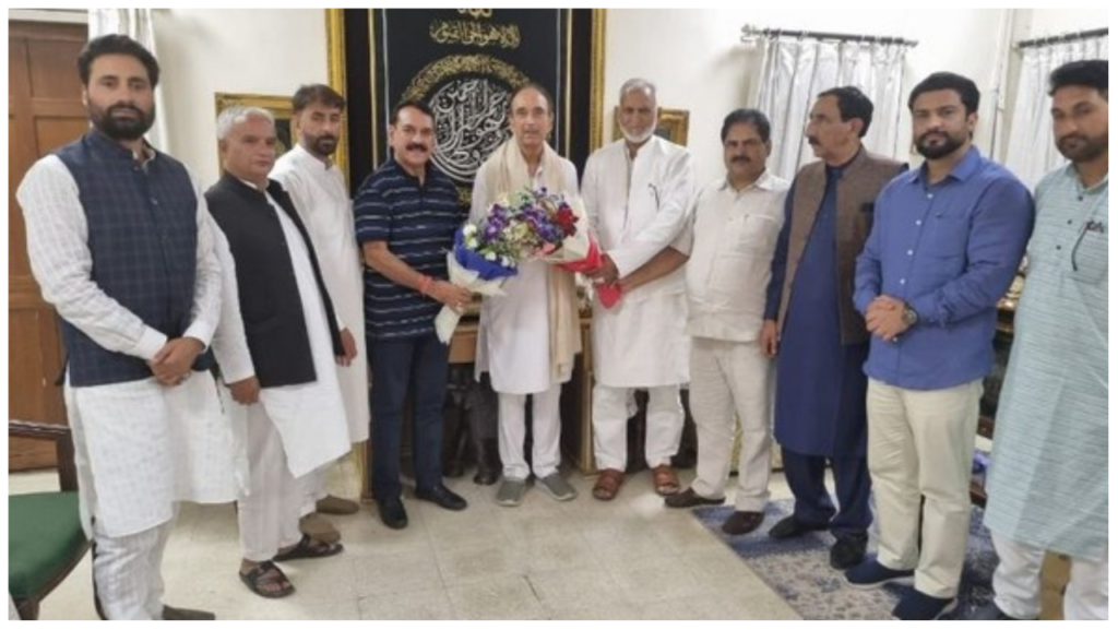 खतरे में कांग्रेस का अस्तित्व, जम्मू में गुलाम नबी आजाद के समर्थकों ने आय़ोजित की बैठक