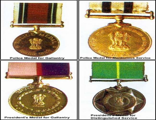 राष्ट्रपति ने आरपीएफ के कर्मचारियों को विशिष्ट सेवा के लिए राष्ट्रपति का पुलिस पदक और सराहनीय सेवा के लिए पुलिस पदक से अलंकृत करने की घोषणा की