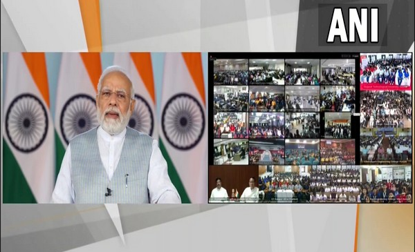 देश में डिजिटल और प्रतिभा क्रांति हो रही है. आज हर क्षेत्र को आधुनिक बनाने पर ध्यान दिया जा रहा है- पीएम मोदी