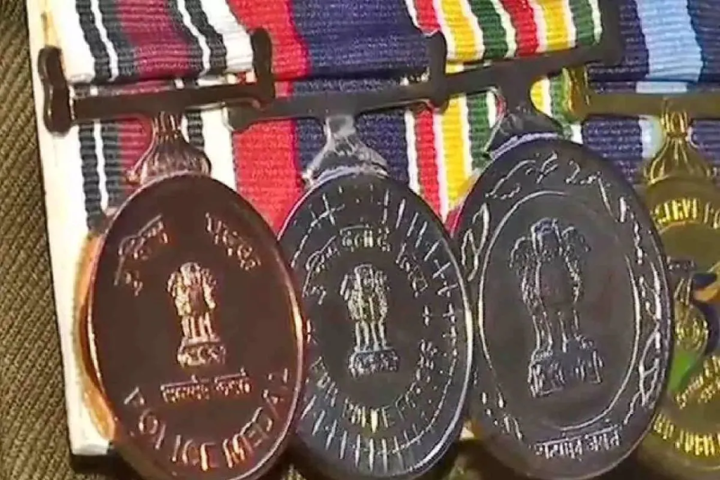 जांच में उत्कृष्टता के लिए वर्ष 2022 के ‘केंद्रीय गृह मंत्री पदक’ पुलिस कर्मियों को प्रदान किए गए