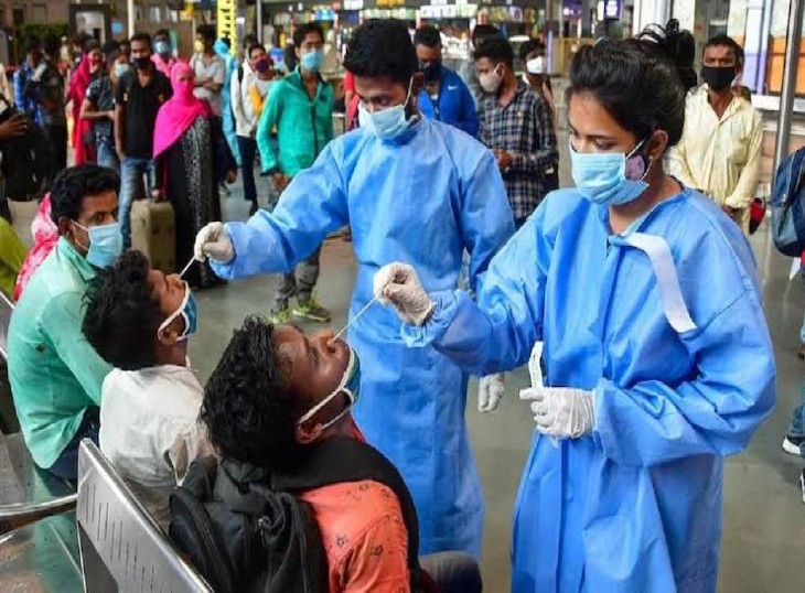 कोविड अपडेट- देश में शुक्रवार को मिले 13,372 लोग हुए कोरोना संक्रमित, 30 लोगों की हुई मौत