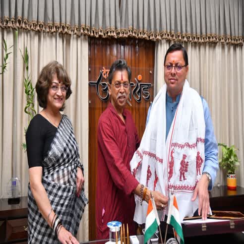 उत्तराखंड: सीएम धामी ने लॉन्च किया ‘पहाड़ी गमछा’, राज्य की पहचान बनानें में निभाएगा प्रमुख भुमिका