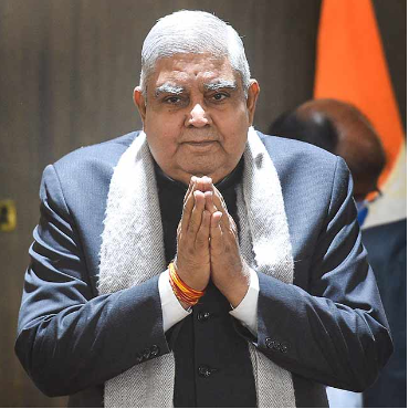 पश्चिम बंगाल के पूर्व राज्यपाल और राष्ट्रीय जनतांत्रिक गठबंधन (एनडीए) के उम्मीदवार, जगदीप धनखड़ भारत के 14वें उपराष्ट्रपति चुने गए