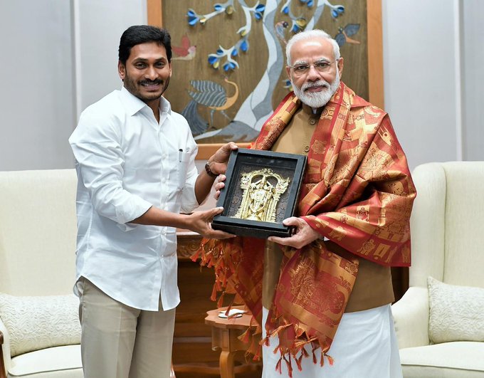 आंध्र प्रदेश के मुख्यमंत्री रेड्डी ने प्रधानमंत्री मोदी से की मुलाकात