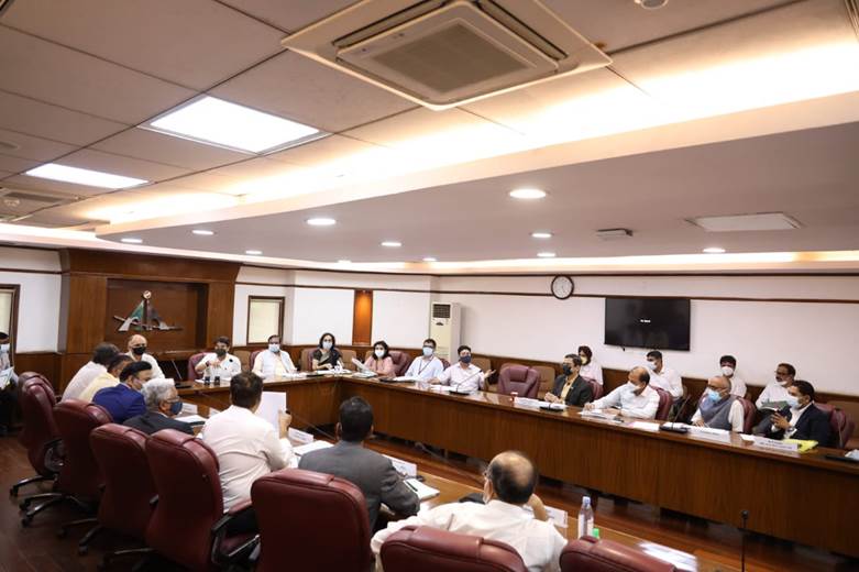 नागरिक उड्डयन मंत्री एम. सिंधिया की अध्यक्षता में आयोजित एकीकृत इस्पात संयंत्रों और माध्यमिक क्षेत्र के उद्योग के लिए सलाहकार समितियों की पहली बैठक संपन्न
