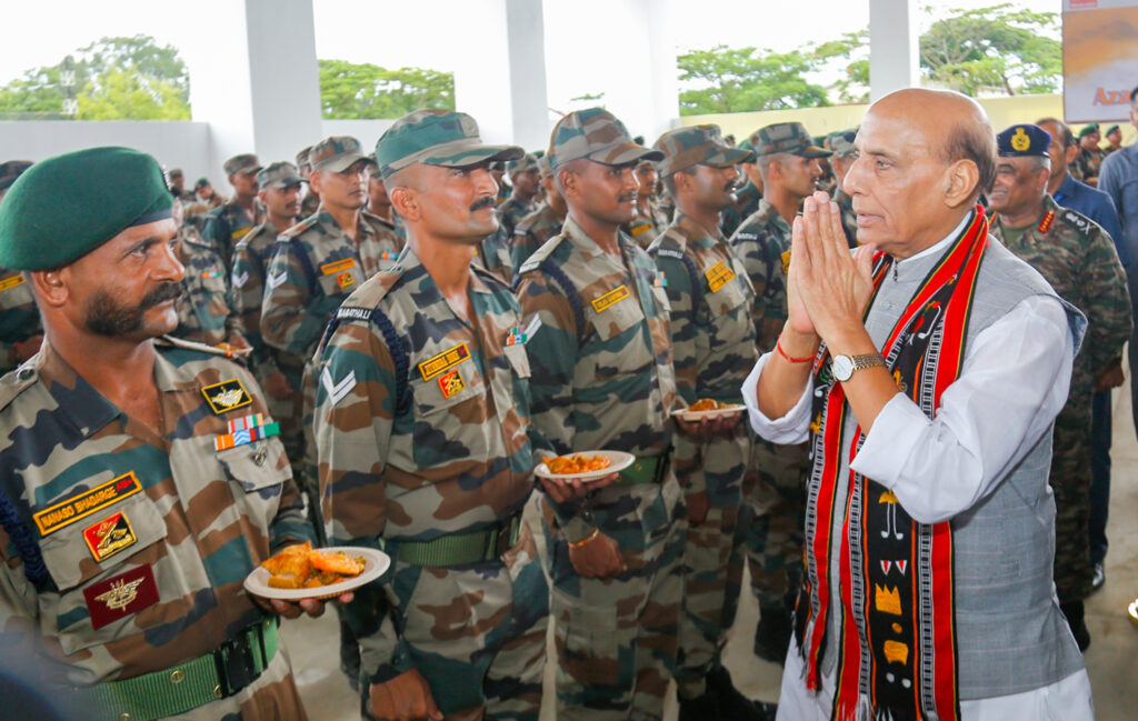 भारतीय सेना और असम राइफल्स के बीच उपस्थित होना बहुत गर्व की बात है- राजनाथ सिंह