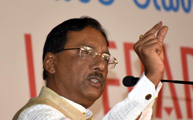 टीएमसी नेता पवन के वर्मा ने पार्टी से इस्तीफा दिया
