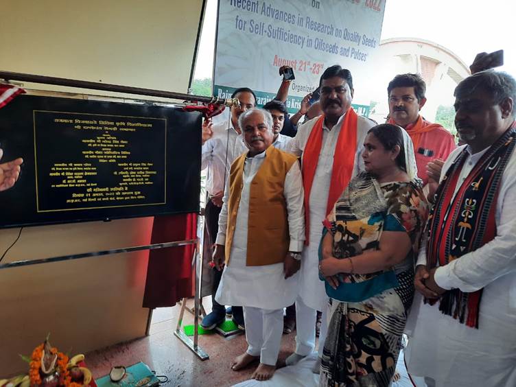 देश को आत्मनिर्भरता की ओर ले जाने में कृषि वैज्ञानिकों की महती जवाबदारी- नरेंद्र सिंह तोमर