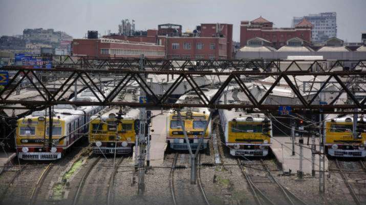 रेलवे टिकटों की दलाली करने वालों के खिलाफ बड़ी कार्रवाई, 6 व्यक्ति गिरफ्तार, 43 लाख रुपये का रेलवे टिकट जब्त