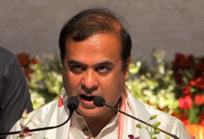 असम के मुख्यमंत्री बिस्वा ने राज्य में शुरू किया स्कूटर वितरण कार्यक्रम