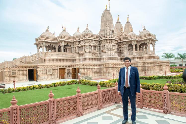 श्री स्वामीनारायण मंदिर पूरे विश्व में समाज की महान सेवा कर रहा है: पीयूष गोयल