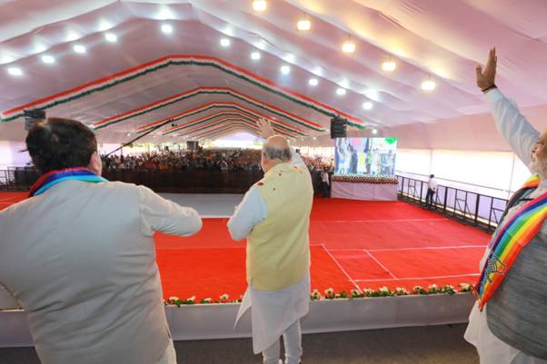 गिर गाय की नस्ल को संवर्धित करने उसका संरक्षण करने और उसमें सुधार करने के लिए एक केन्द्र भी अमरेली में बनने जा रहा है- अमित शाह