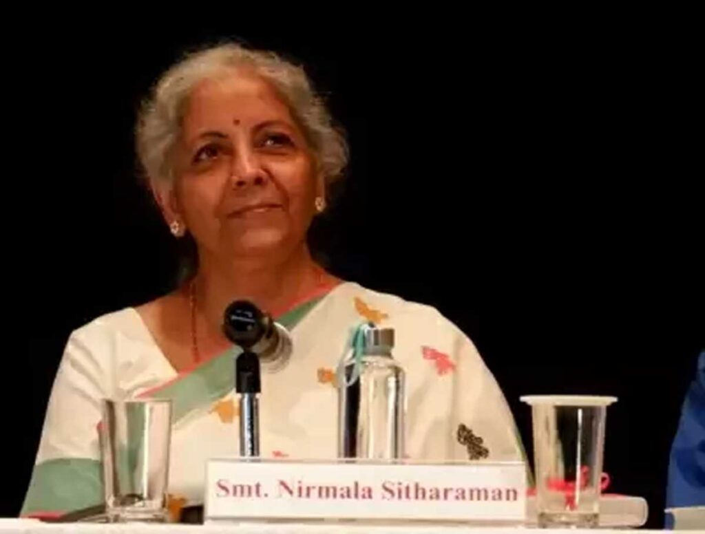 कर चोरी जैसी धोखाधड़ी का पता लगाने और कर्मचारियों को बेहतर तकनीक प्रशिक्षण देने की आवश्यकता है: निर्मला सीतारमण