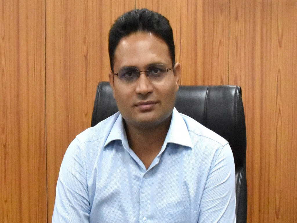 IAS जितेंद्र यादव केंद्रीय मंत्री अनुराग ठाकुर के पीएस नियुक्त