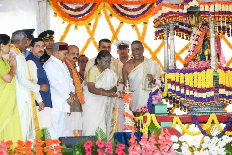मैसूर: राष्ट्रपति द्रौपदी मुर्मू ने किया 10 दिवसीय दशहरा समारोह का उद्घाटन