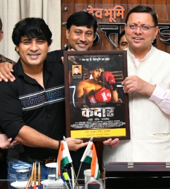 अभिनेता देवा धामी ने उत्तराखंड के मुख्यमंत्री पुष्कर सिंह धामी से की मुलाकात