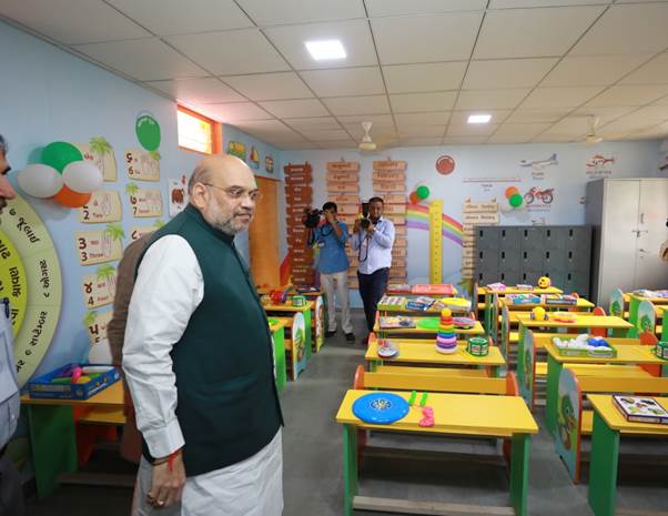 पीएम मोदी ने एक नई शुरुआत कर कन्या केलवणी नाम से समग्र गुजरात में प्रवेश उत्सव का कार्यक्रम शुरू किया- अमित शाह