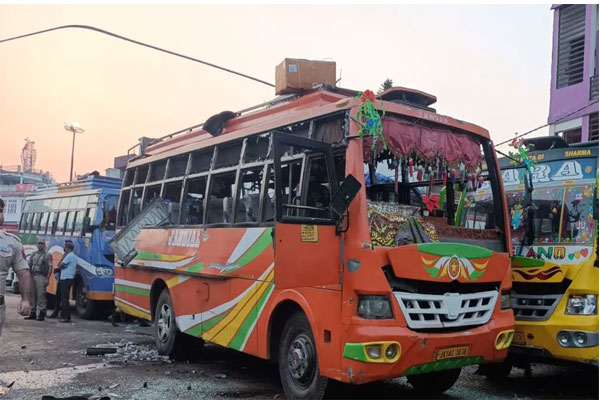 जम्मू-कश्मीर के उधमपुर में 8 घंटे के अंदर बस में दूसरा धमाका, जांच में जुटी पुलिस
