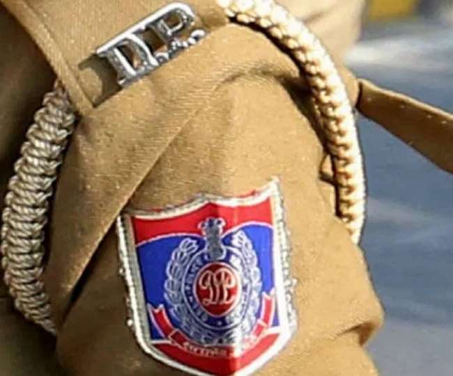 इंस्पेक्टरों ने क्या पैसे लेकर अपराधी को छोड़ दिया या बेकसूर से वसूली की?