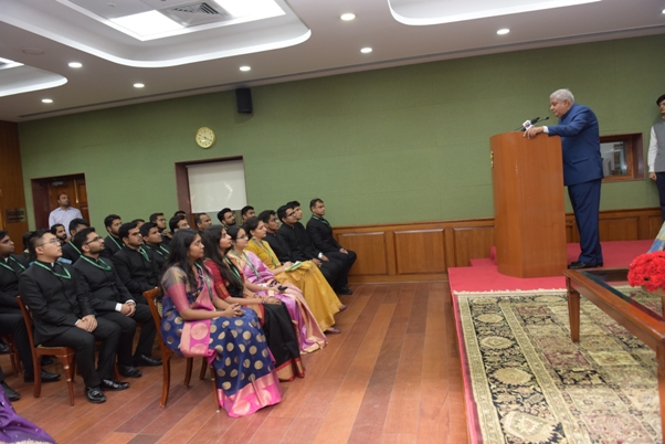 ‘आपकी सर्वोच्च निष्ठा संविधान के प्रति है, किसी भी कीमत पर राजनीतिक पक्ष लेने से बचें’: उपराष्ट्रपति धनखड़