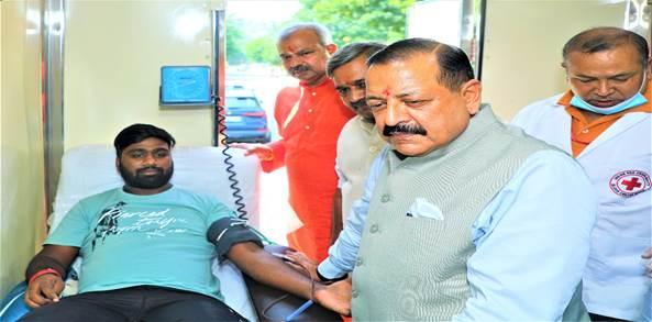 नरेन्द्र मोदी ने “स्वयं से ऊपर सेवा” की कार्य संस्कृति की शुरुआत की है- केंद्रीय मंत्री डॉ. जितेंद्र सिंह
