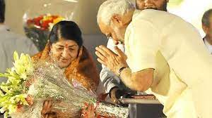 “लता जी ने अपने दैवीय कंठ से पूरी दुनिया को मंत्रमुग्ध कर दिया था”- पीएम मोदी
