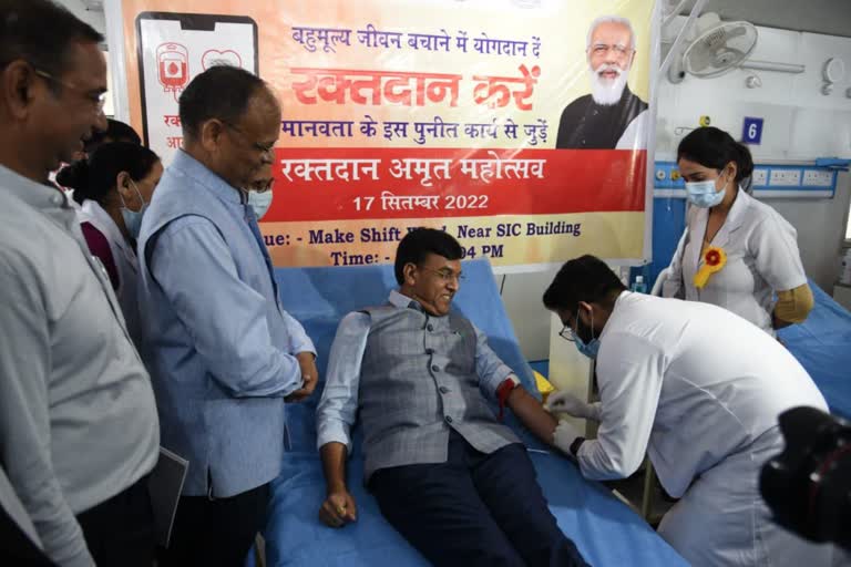 भारत में हर दो सेकेंड में एक व्यक्ति को खून की जरूरत, हर तीन में से एक व्यक्ति को अपने जीवनकाल में खून की जरूरत: डॉ. मनसुख मांडविया