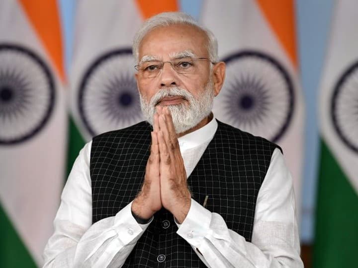 गुजरात दौरे का अंतिम दिन: एम्बुलेंस को रास्ता देने के लिए पीएम मोदी ने रुकवाया काफिला, यहां देखें वीडियो