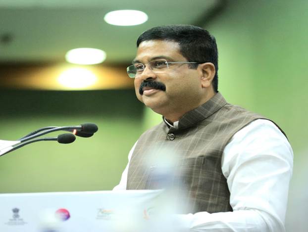 हमारा देश सौभाग्यशाली है कि उसकी कुल जनसंख्या में काम करने वालों का अनुपात अधिक है- धर्मेन्द्र प्रधान
