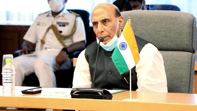 रक्षा मंत्री राजनाथ सिंह ने अमेरिका के रक्षा मंत्री के साथ टेलीफोन पर की बातचीत