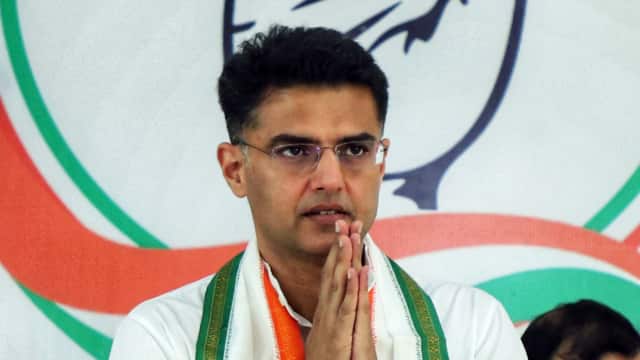 सचिन पायलट ने राहुल-सोनिया से 14 बार की फोन पर बात- सूत्र